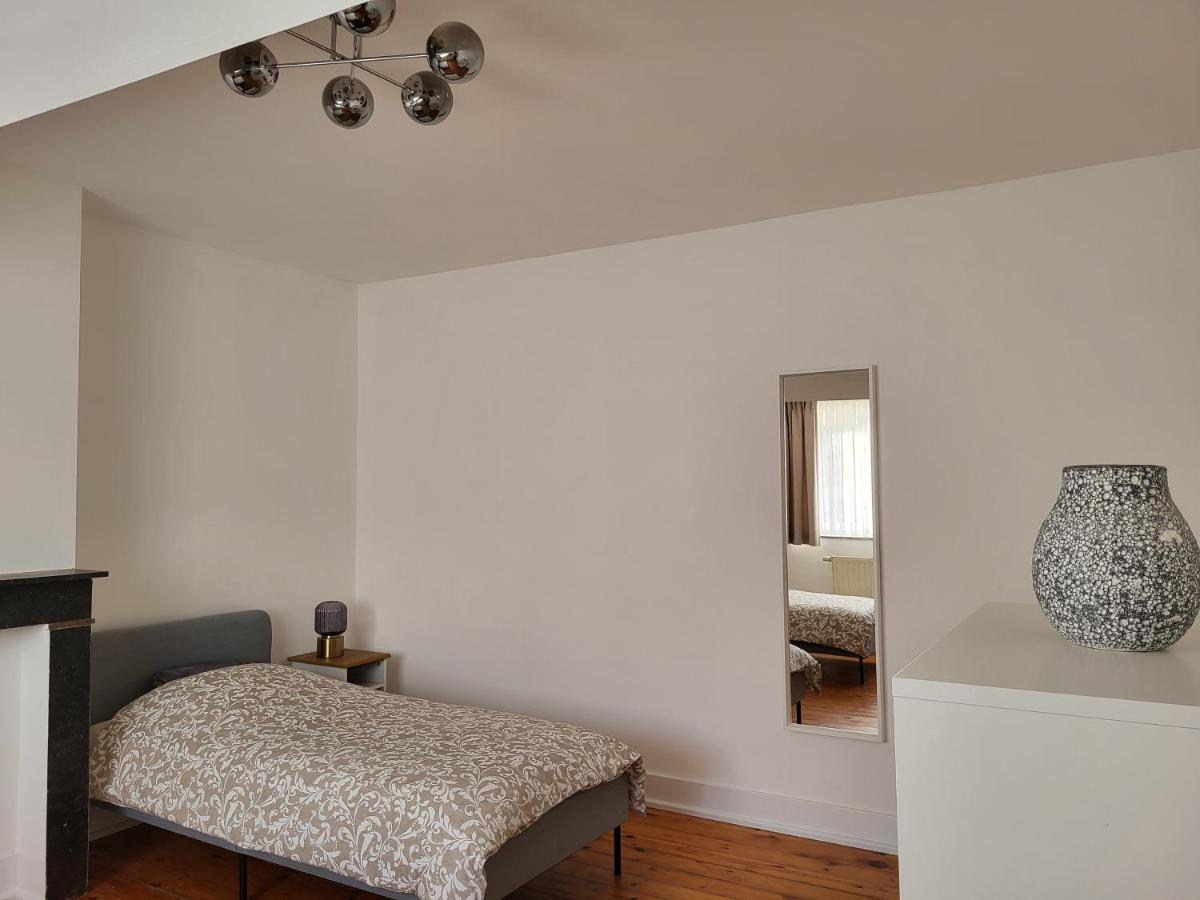 Brussels Bed & Blockchain Private Rooms With Shared Bathroom Exterior photo