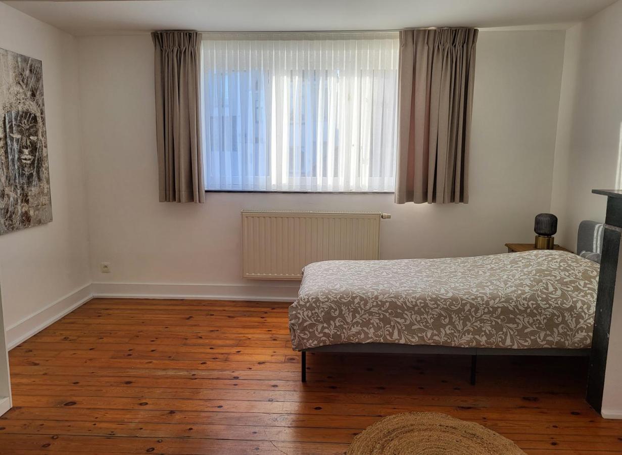 Brussels Bed & Blockchain Private Rooms With Shared Bathroom Exterior photo