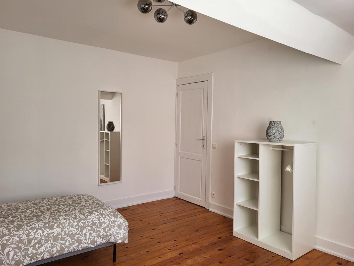 Brussels Bed & Blockchain Private Rooms With Shared Bathroom Exterior photo