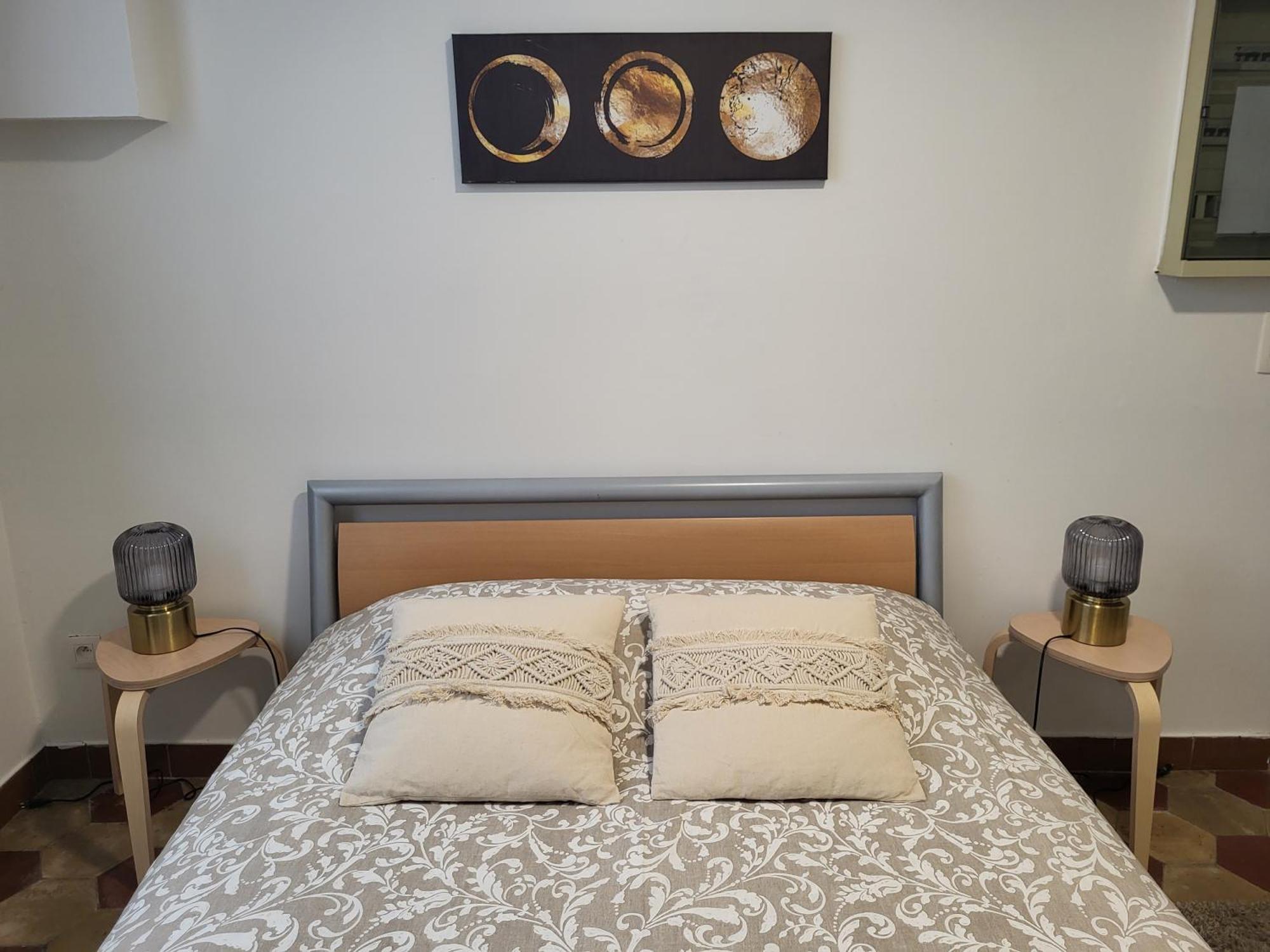 Brussels Bed & Blockchain Private Rooms With Shared Bathroom Room photo