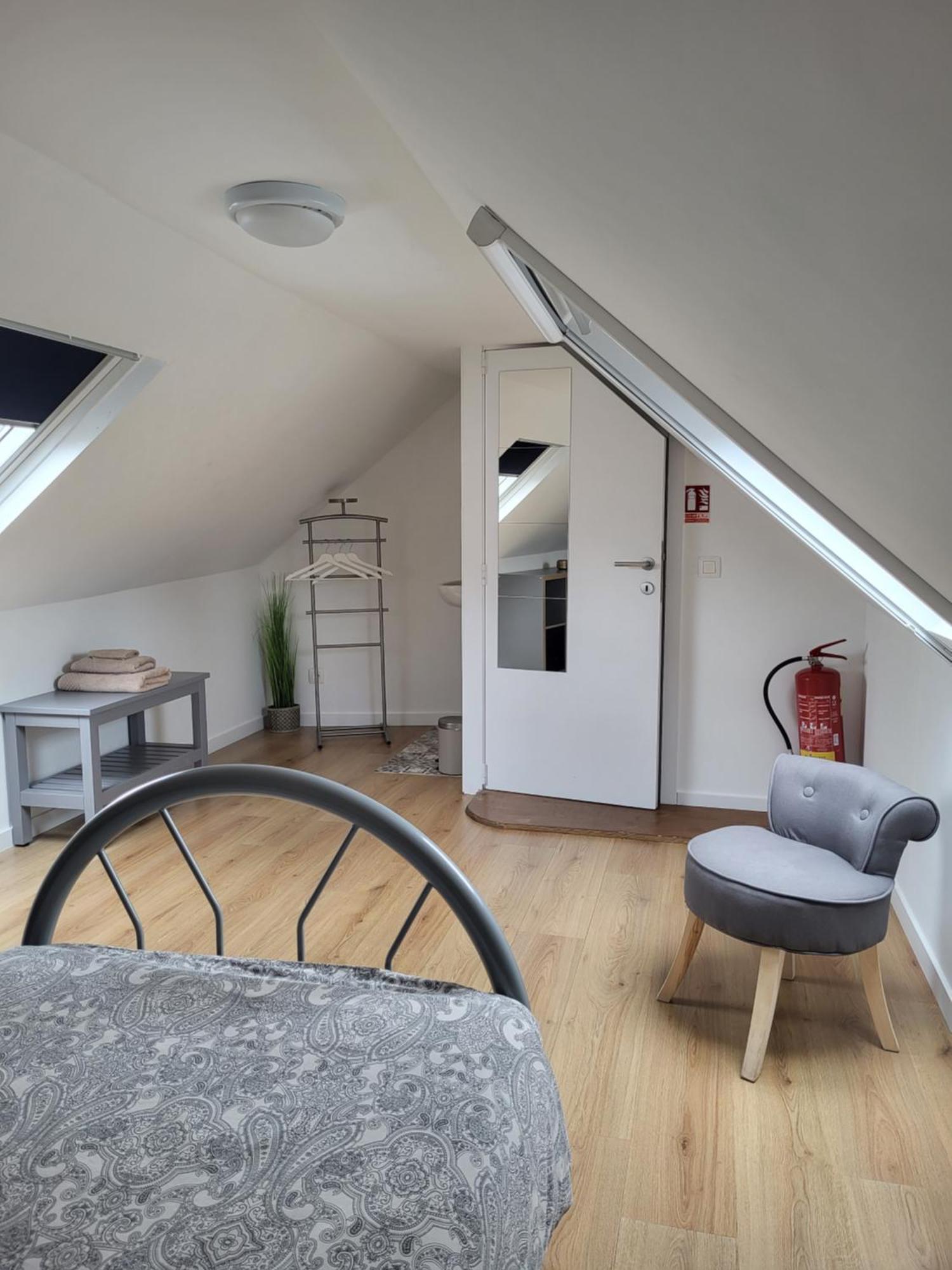 Brussels Bed & Blockchain Private Rooms With Shared Bathroom Exterior photo