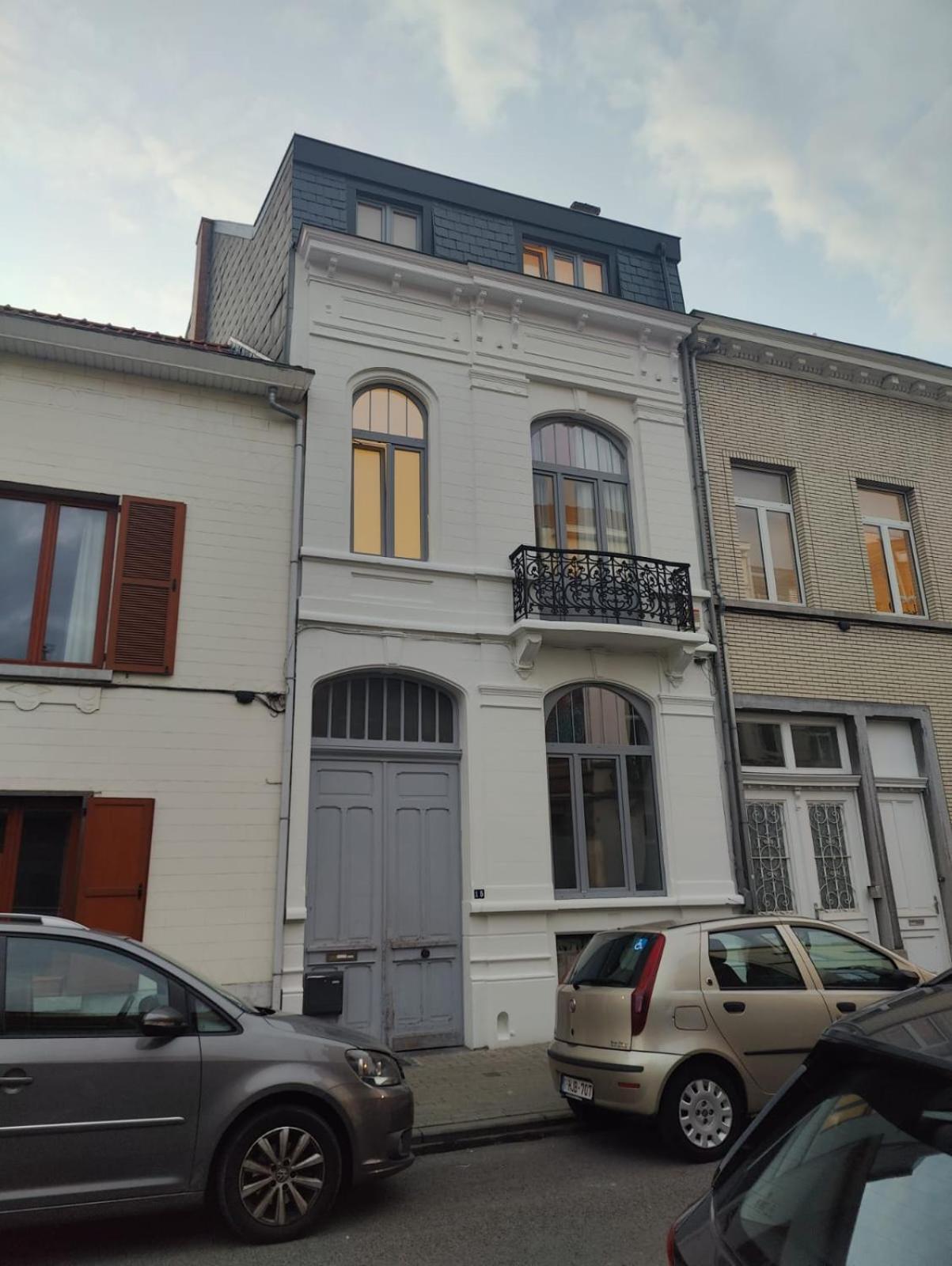 Brussels Bed & Blockchain Private Rooms With Shared Bathroom Exterior photo